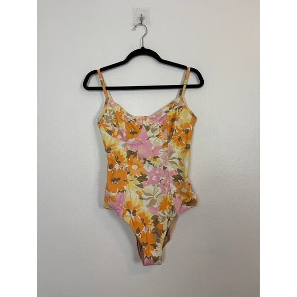 Zulu & Zephyr Structured Bustier Style One Piece Swimsuit in Foliage Floral 10 - Picture 2 of 6